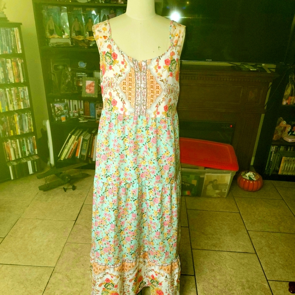 Button front mid length dress size L